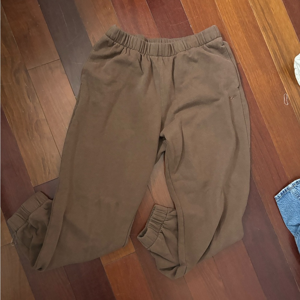 HOLLISTER FEEL GOOD FLEECE DAD JOGGERS
